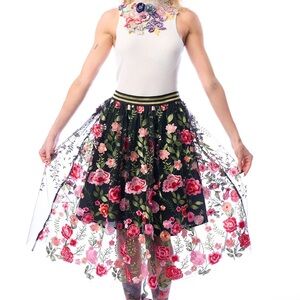 NWT Aratta Black Floral DARK ROSE EMBROIDERED SKIRT Small